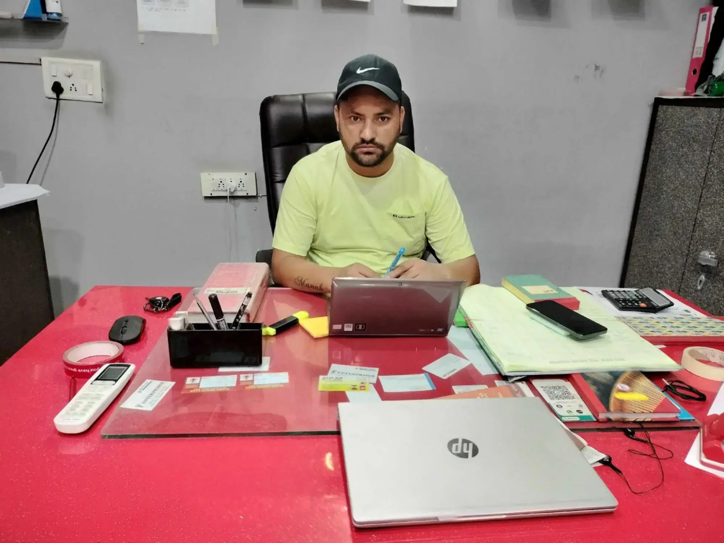 Oyo 92004 Rajeev Pg Guest House