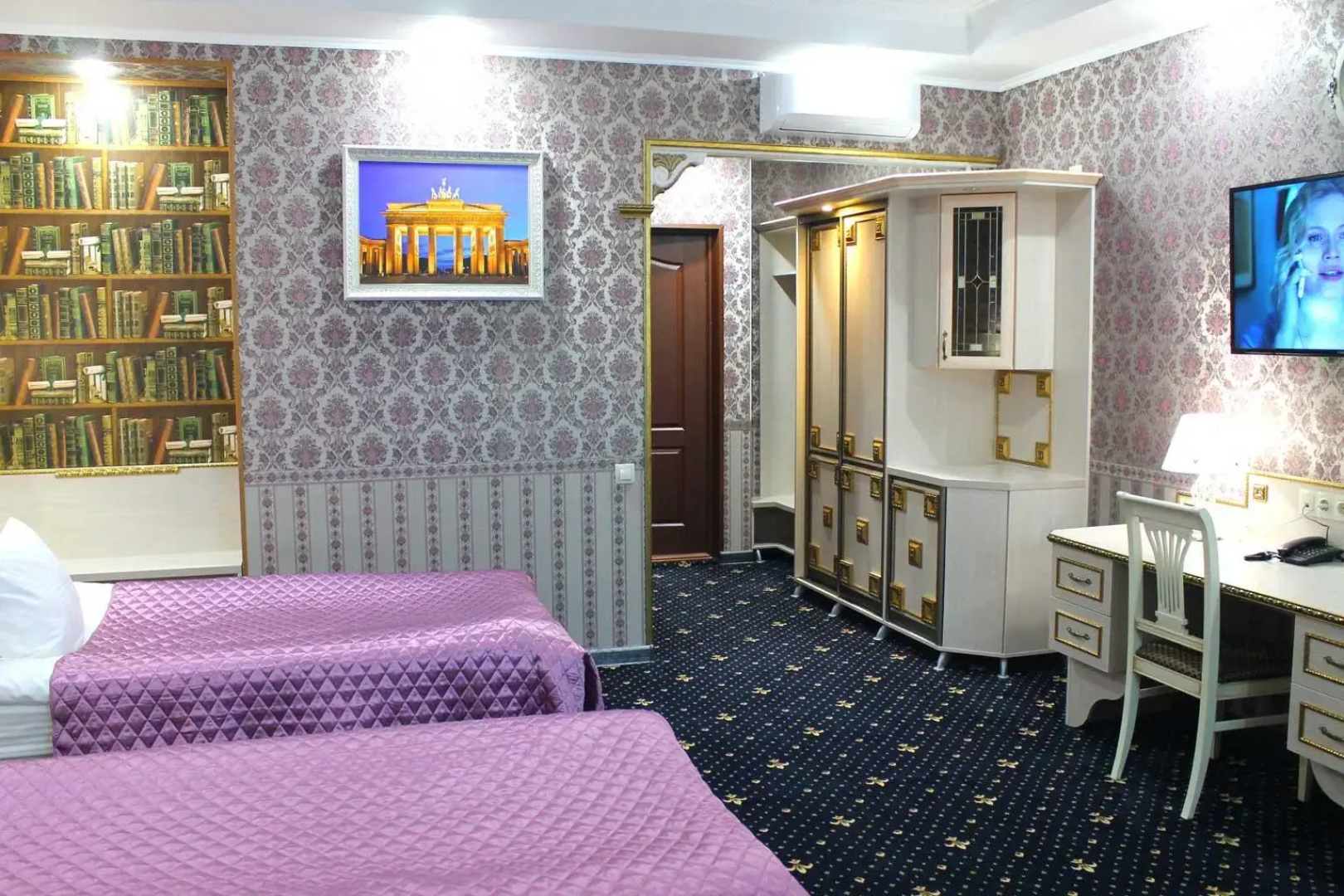 Отель Астрал