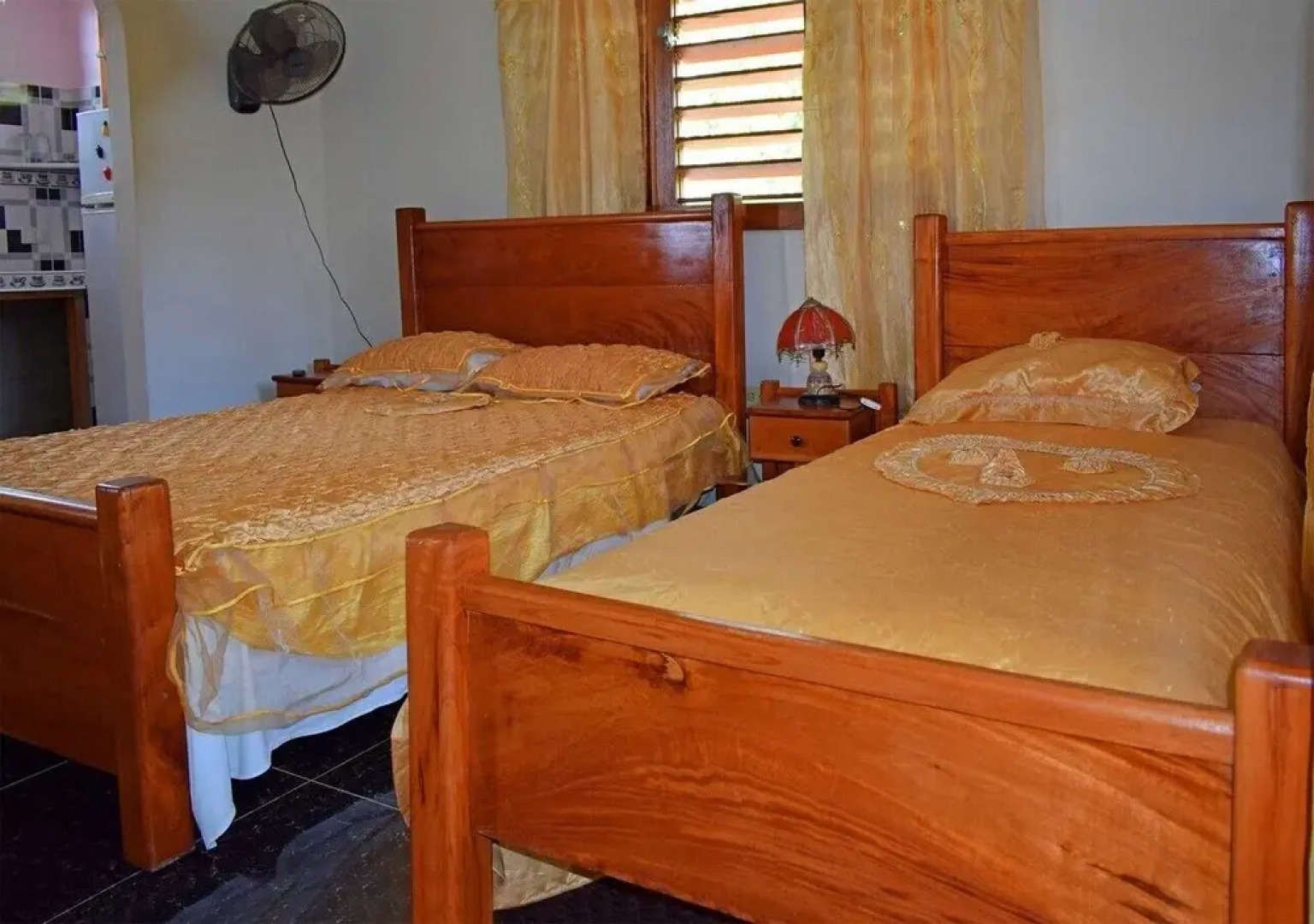 Hostal Eida y Lujan PLAYA LA BOCA