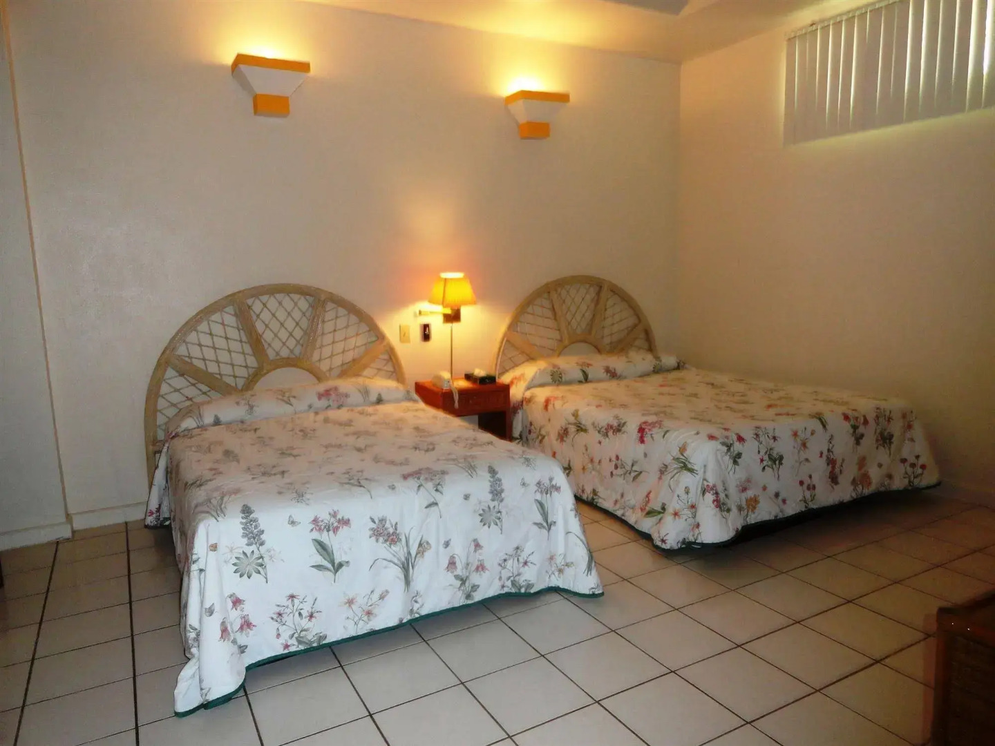 Summer Holiday Hotel