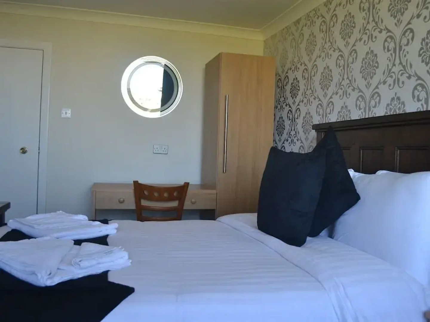 Five JS Accommodation