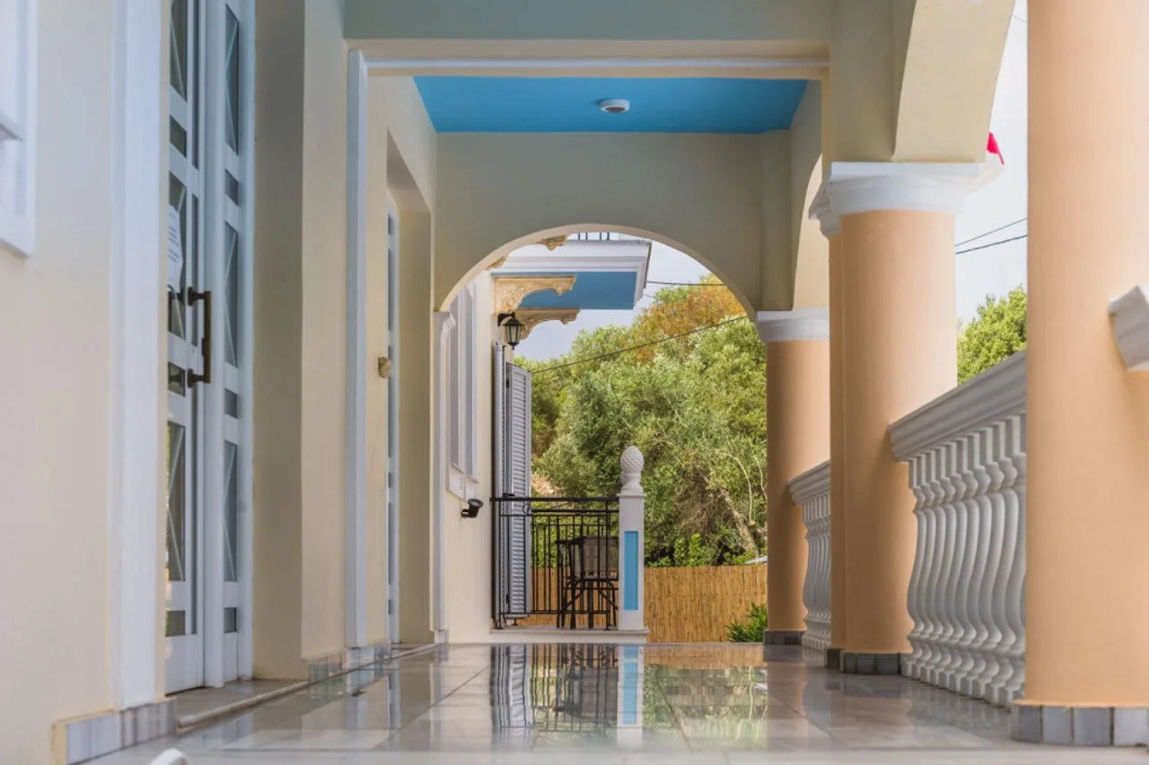 Apollonion Palace Hotel