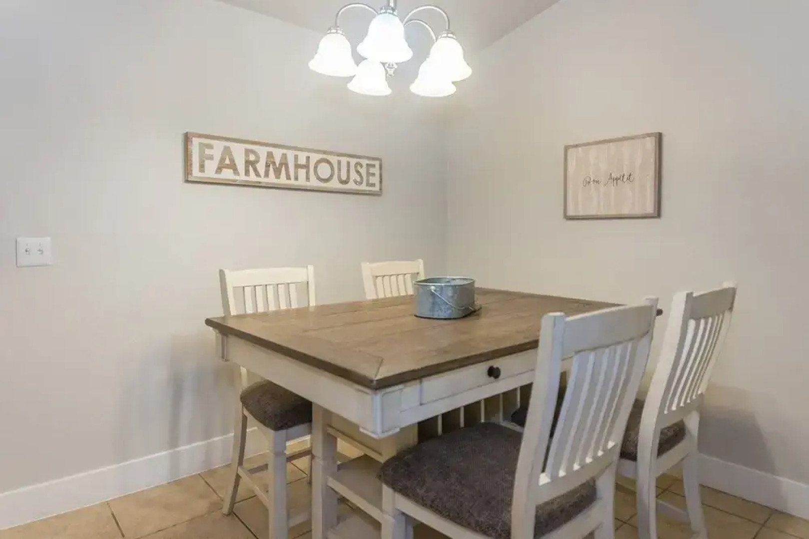 Fredericksburg Fun 3 Bedroom Apts by Redawning