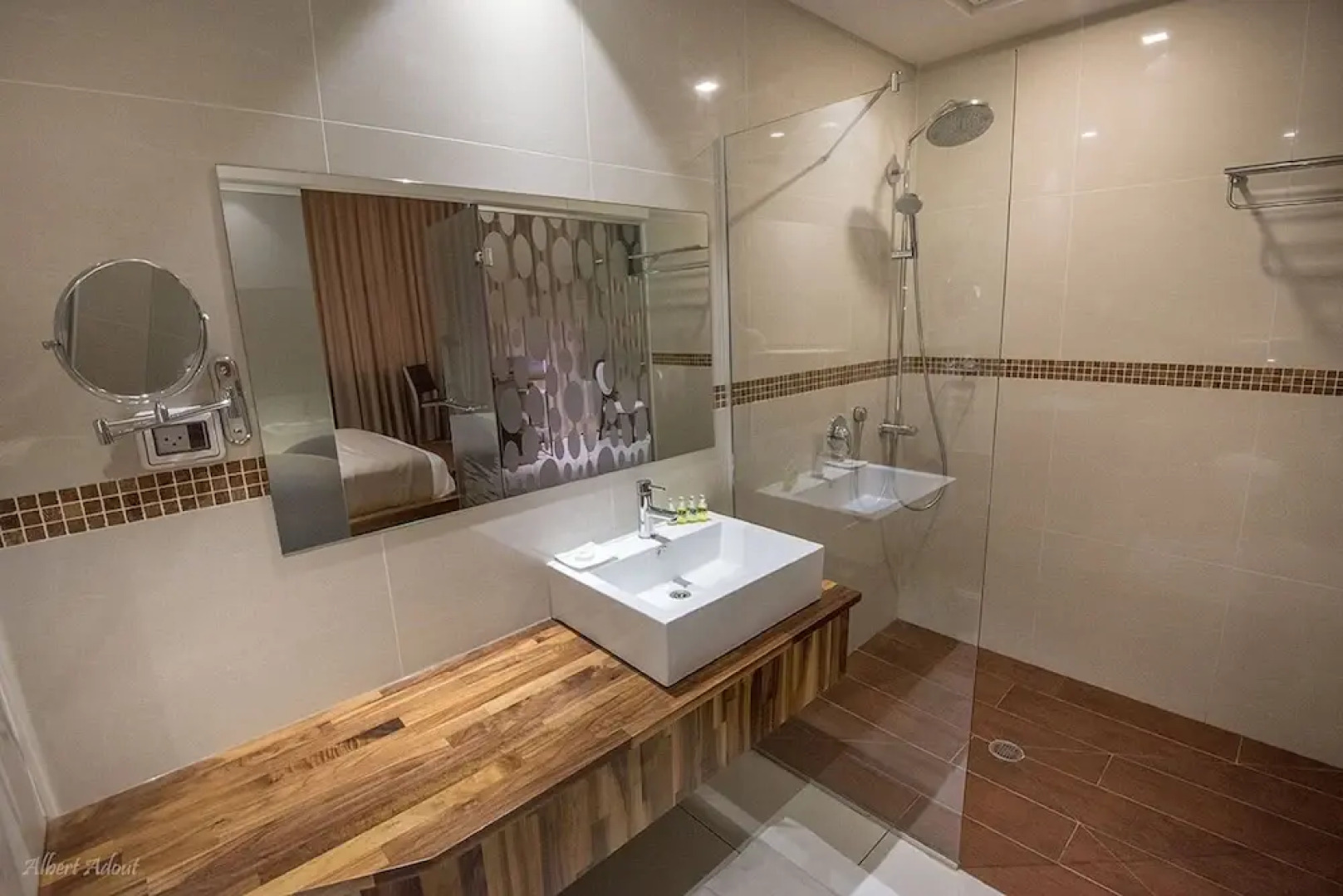 Sandrine Hotel & Spa