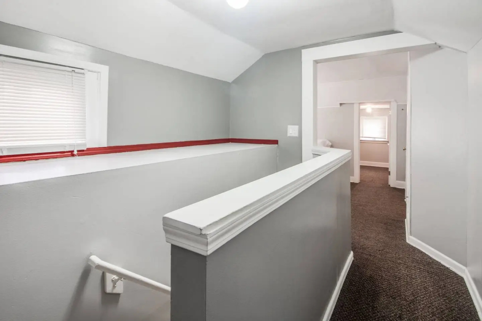 AutoManiac spot in the heart of Pontiac/3 beds 2 baths