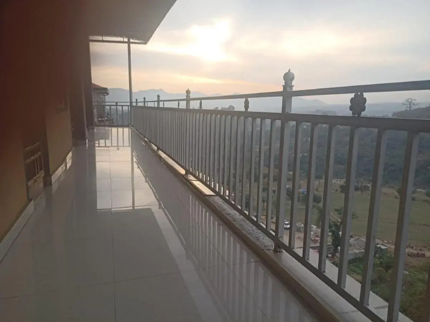 Yellowoaks Guest House by stayapart