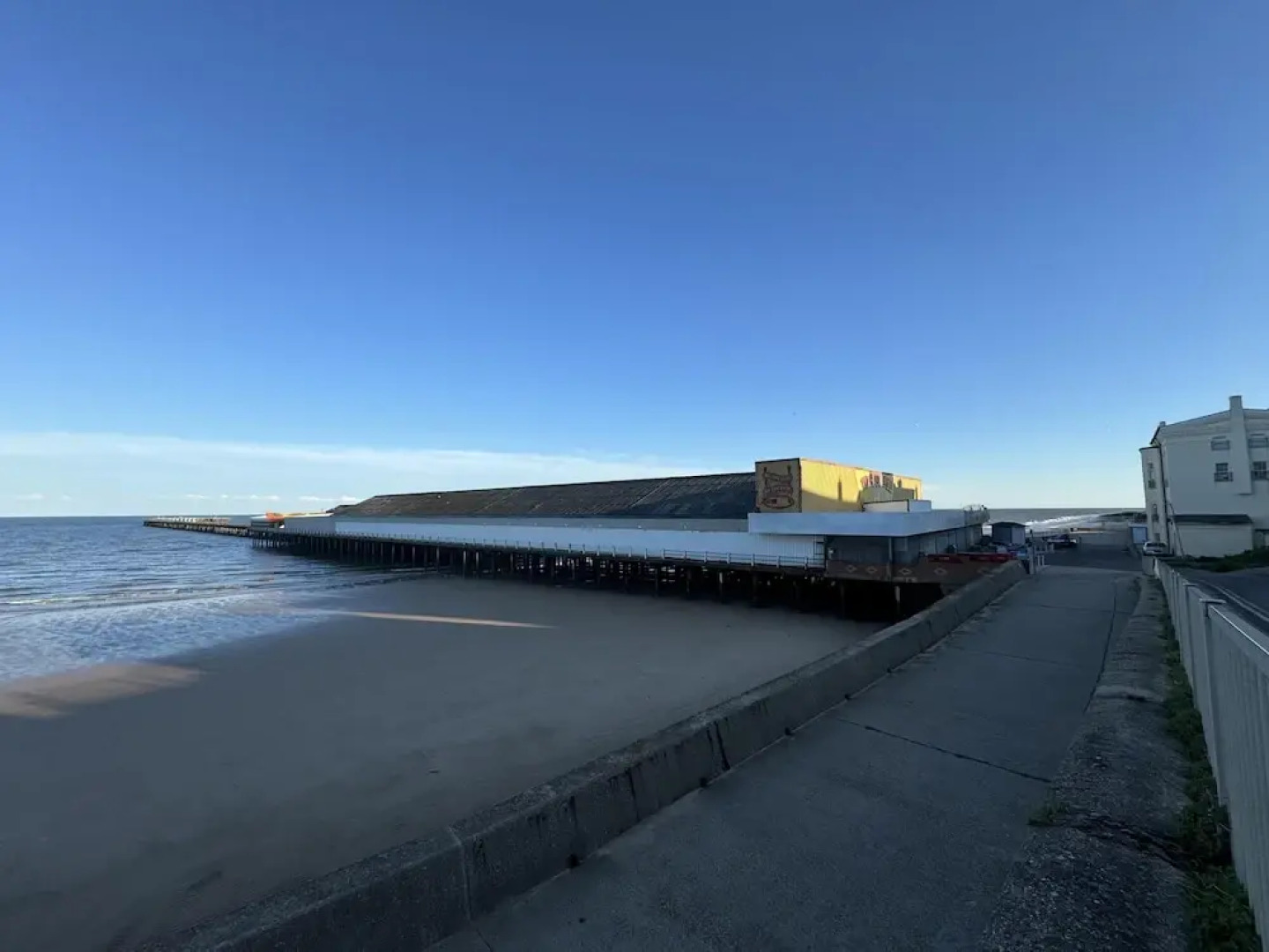 Gorgeous Spacious Apartment With Sea View