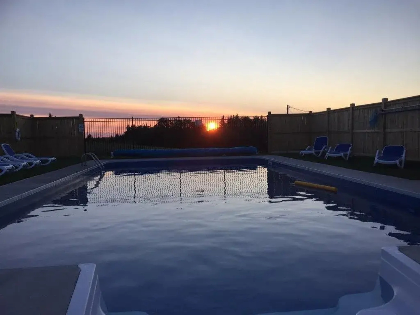 Cavendish Bosom Buddies Cottages and Suites