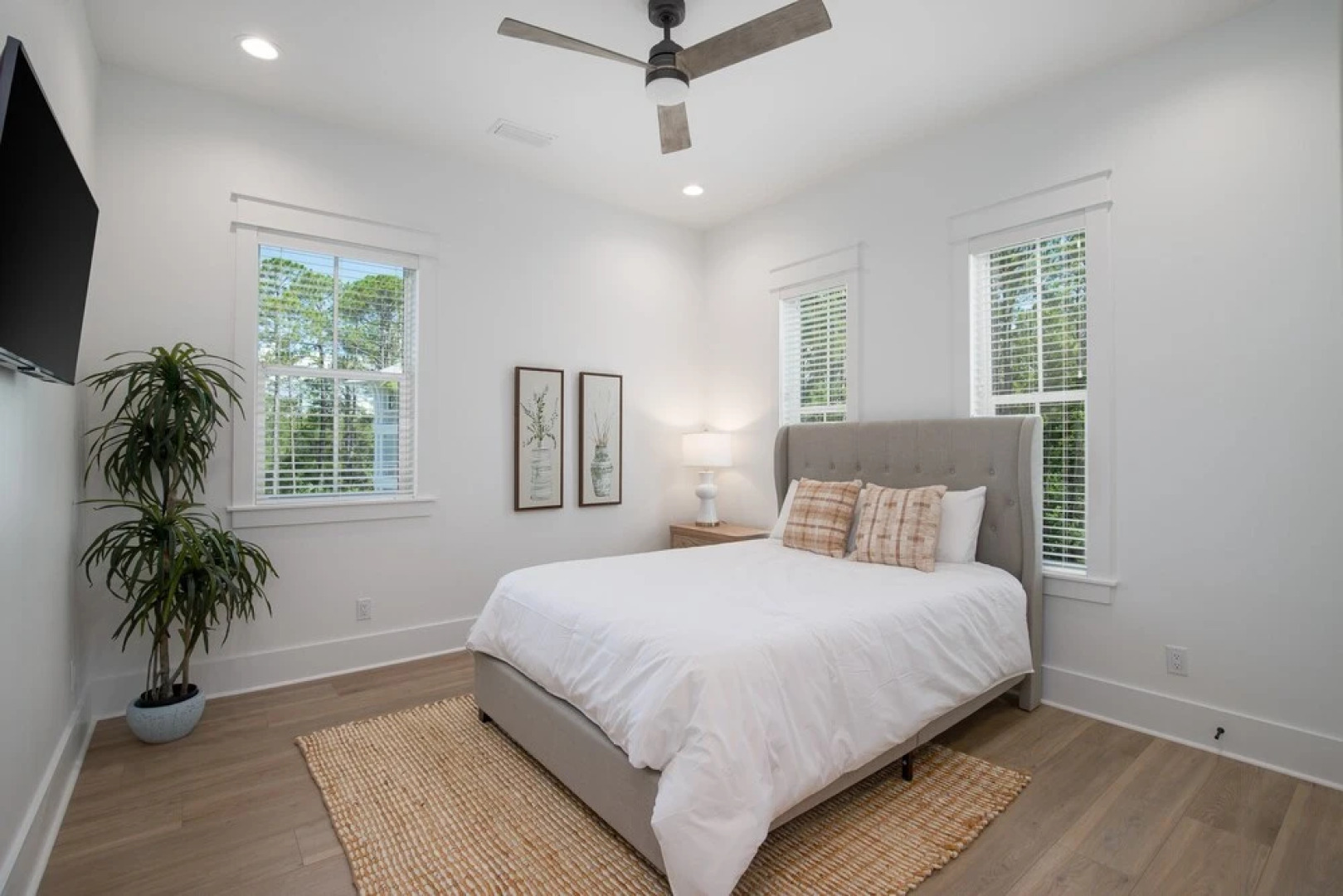 Mockingbird by Avantstay Modern Design Minutes From the Beach