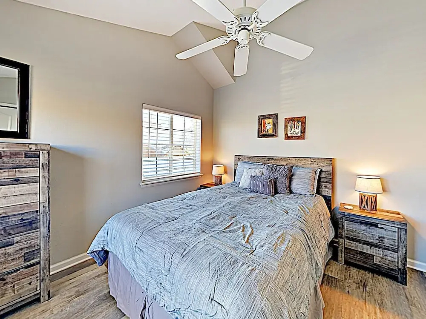 New Listing! Mountain-view : Pool & Hot Tub 2 Bedroom Condo