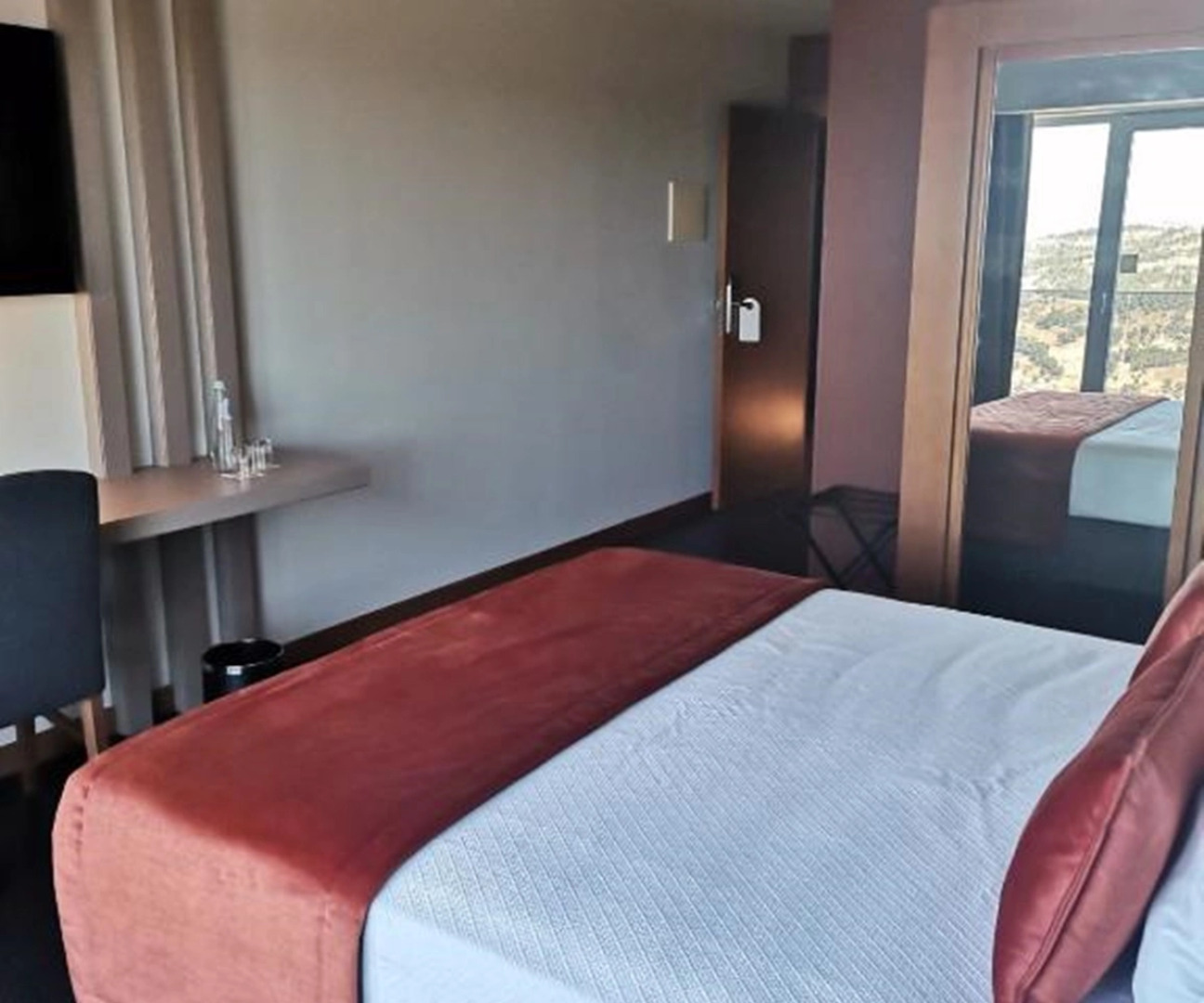 Отель Versatile