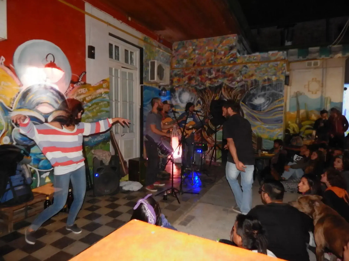 Hipolito Raiz Hostel