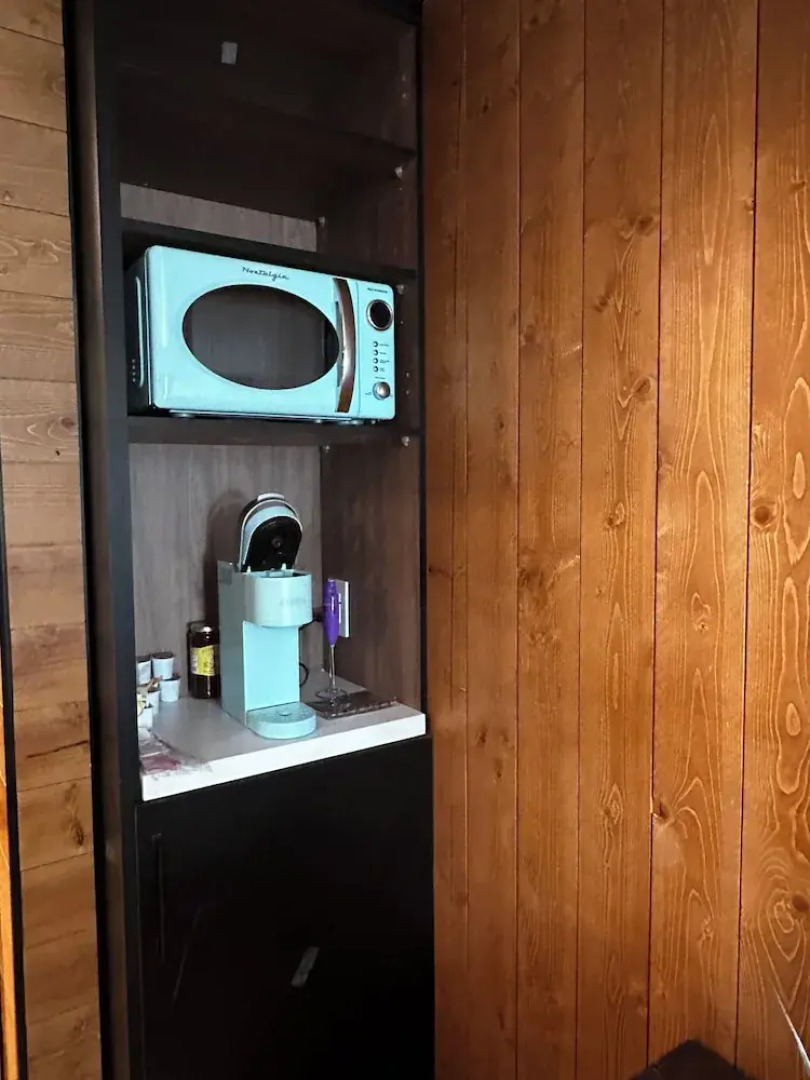 Beamsville Rustic Modern Suites