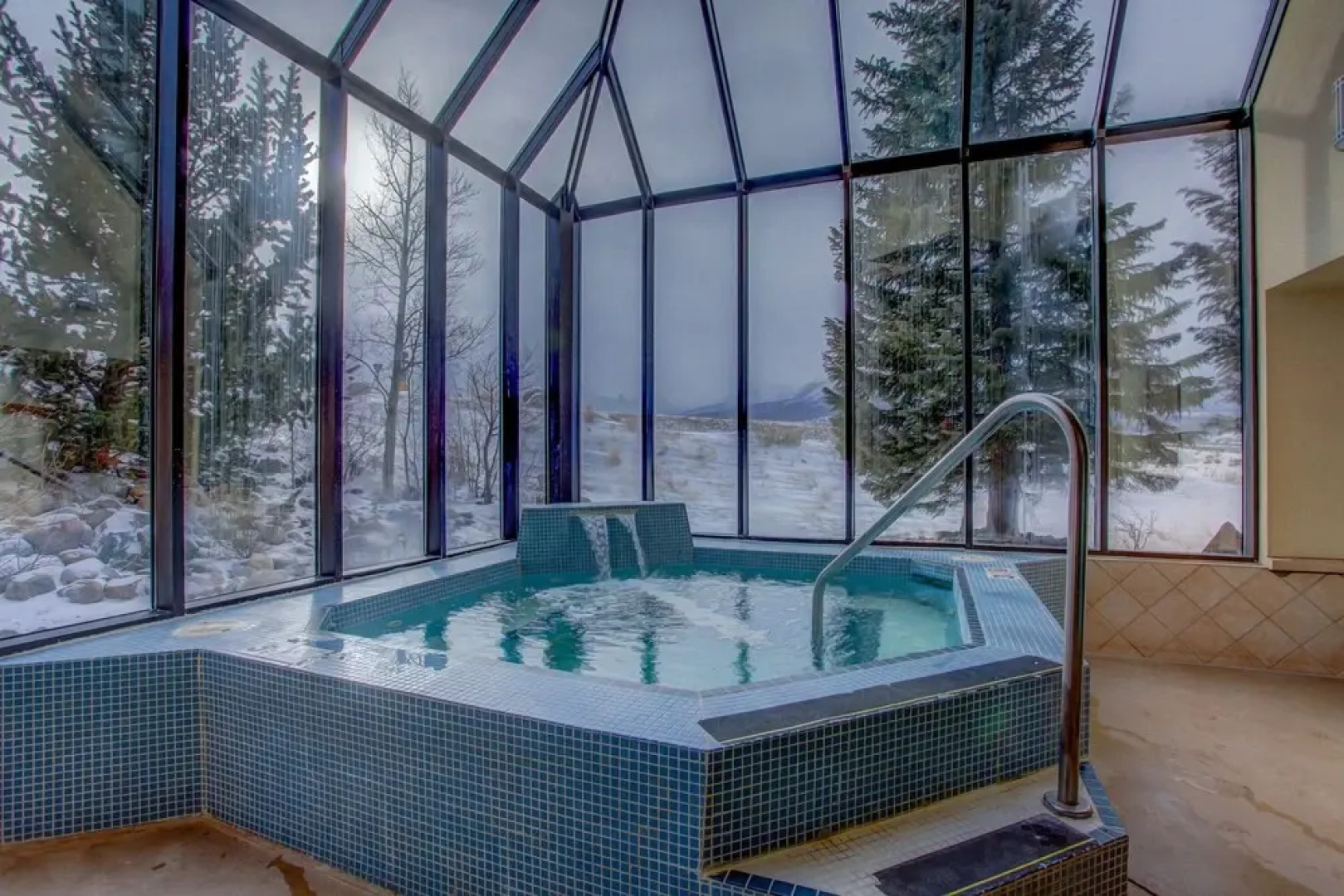 207 Point Dillon 2 Bedrooms 2 Bathrooms Condo