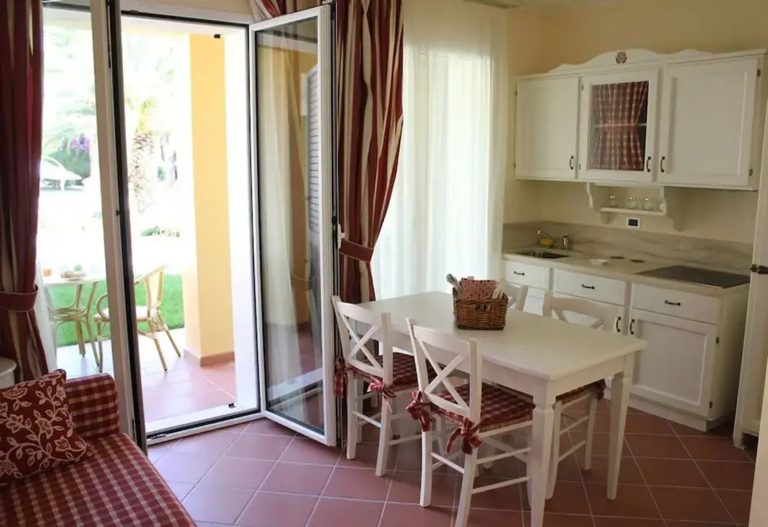 Villa Rosella Resort