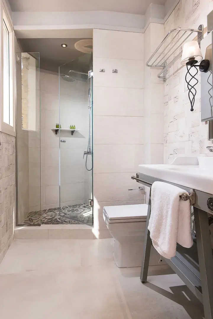 Neikos Luxury Suites