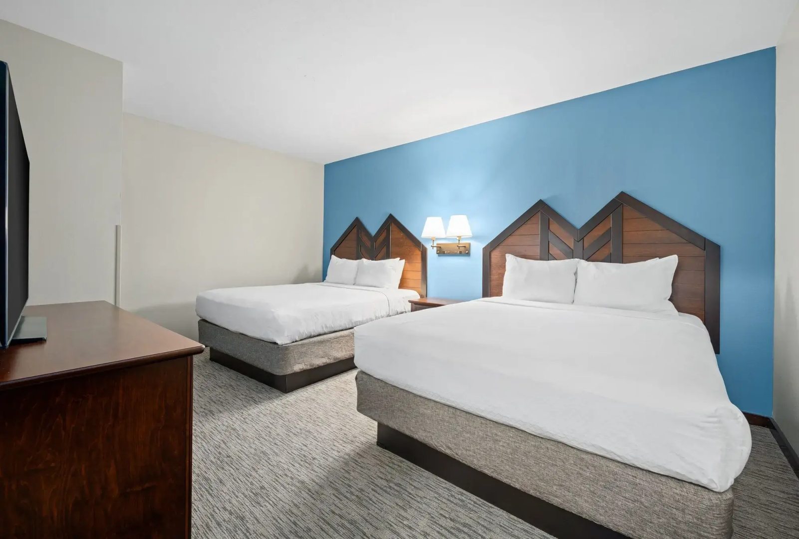 Camelback Lodge & Aquatopia Indoor Waterpark