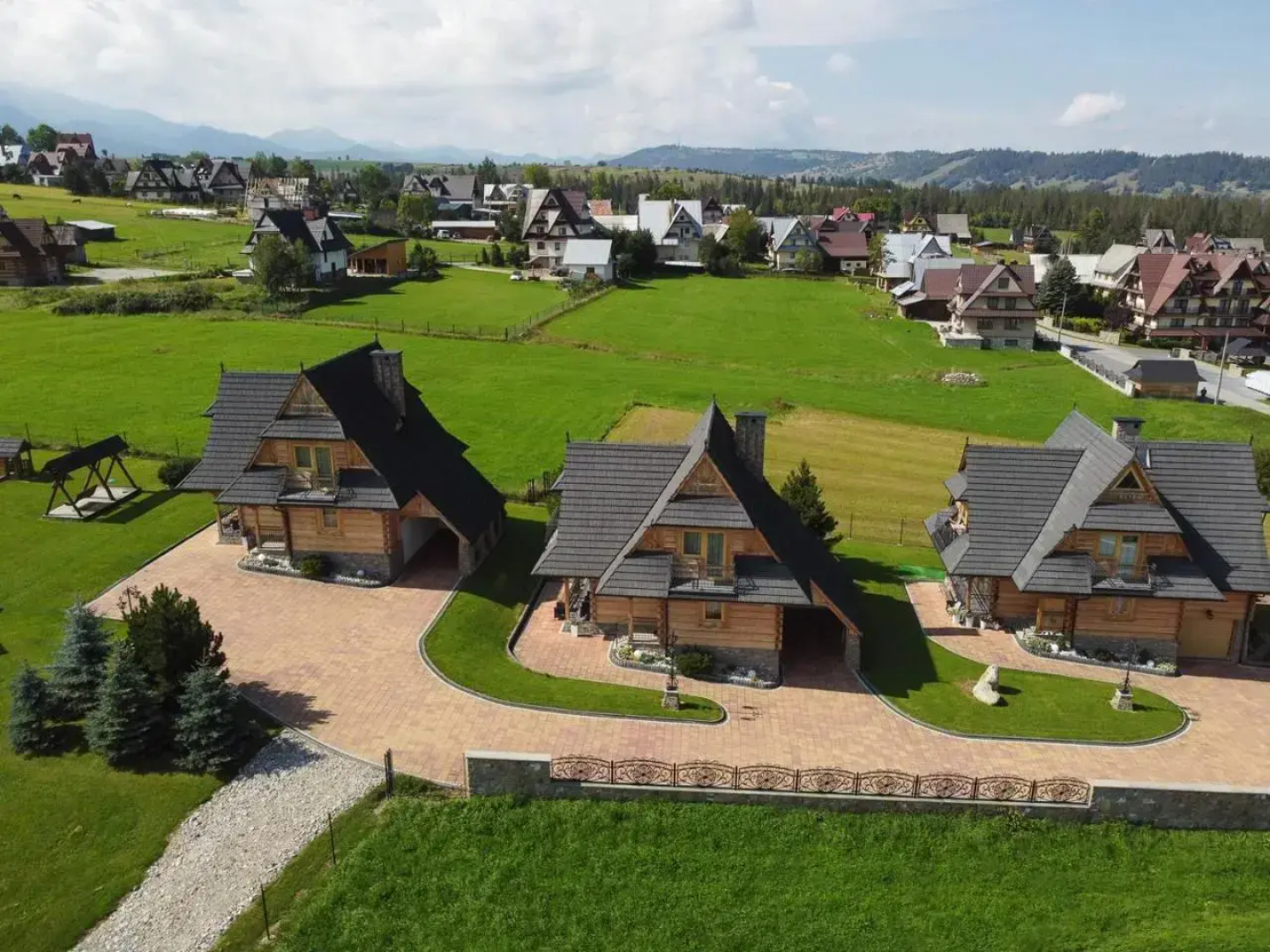Folk Resort Domki i Apartamenty