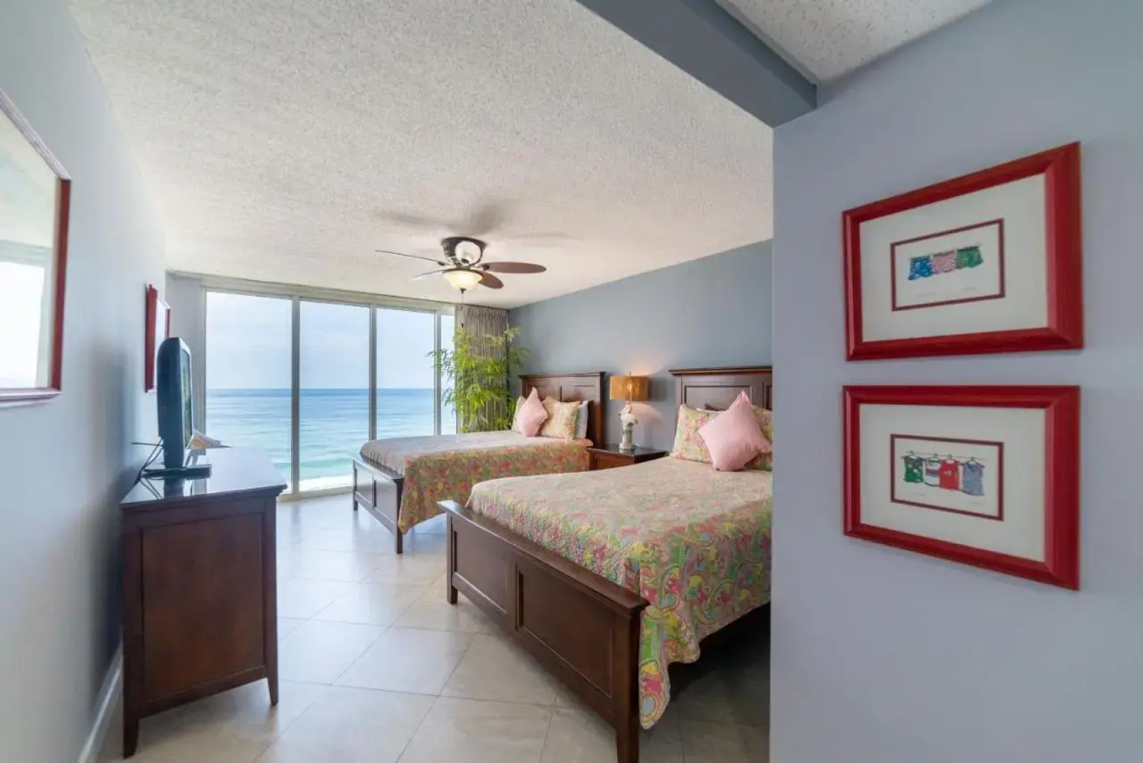 Long Beach T4-1004 'Emerald Retreat'