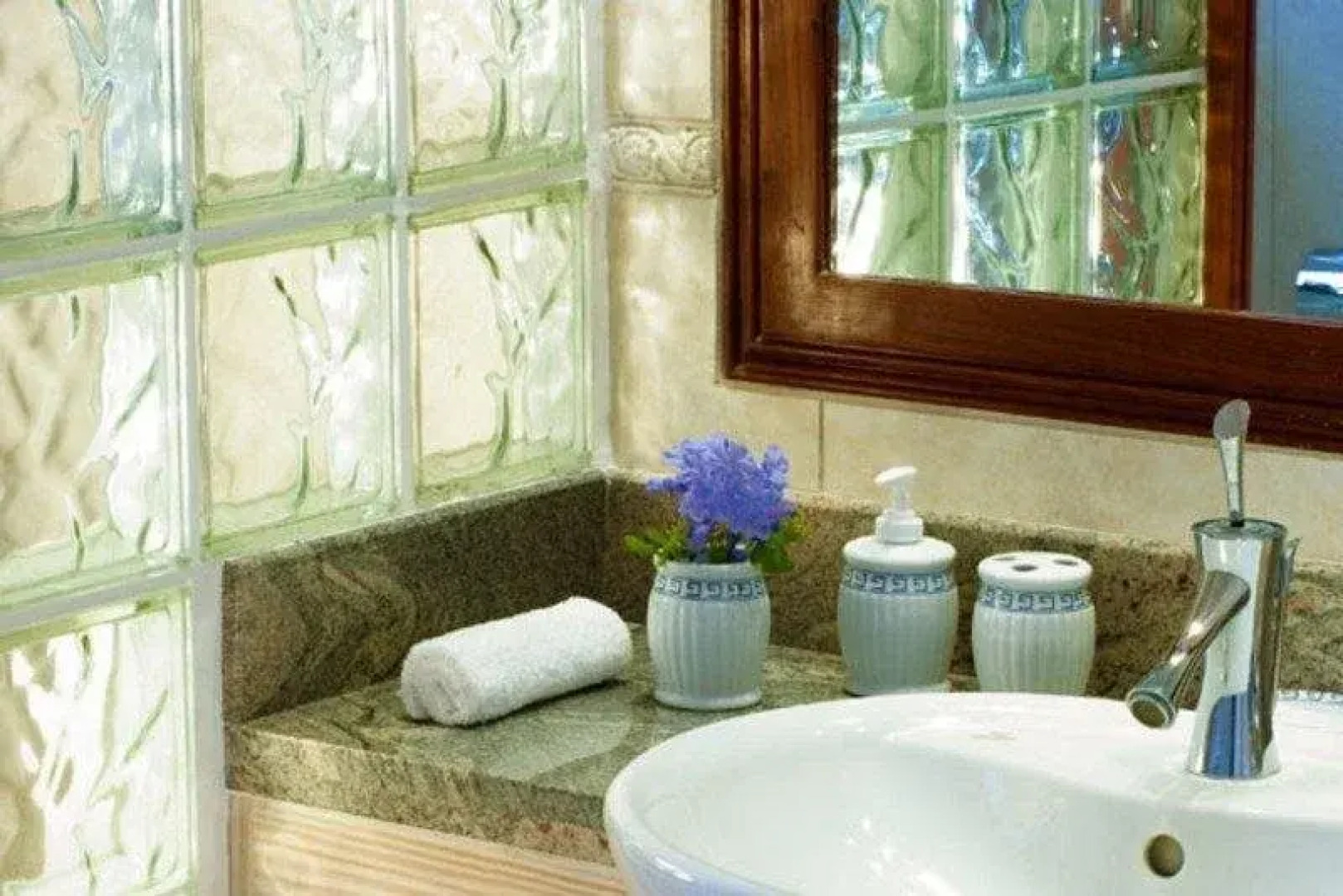 St James Luxury Apartment Hotel Barbados