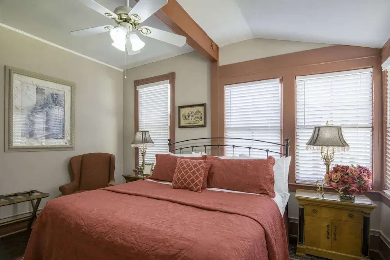 Victorian House Bed & Breakfast