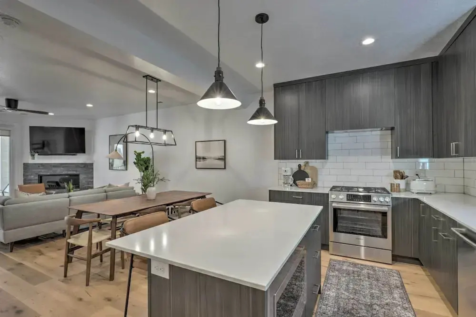 Chic & Sunny Provo Townhome w/ Rooftop Deck!