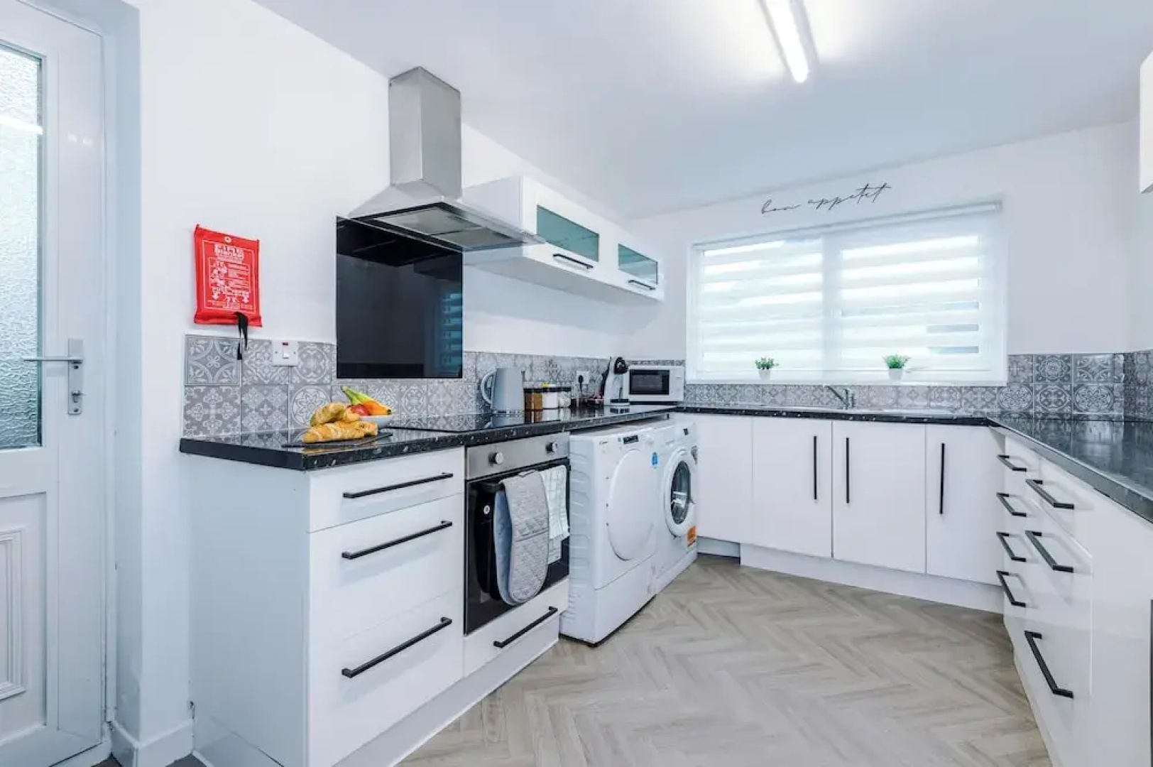 2 Droylsden Road