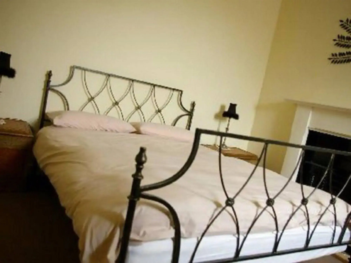 Calico House Bed & Breakfast