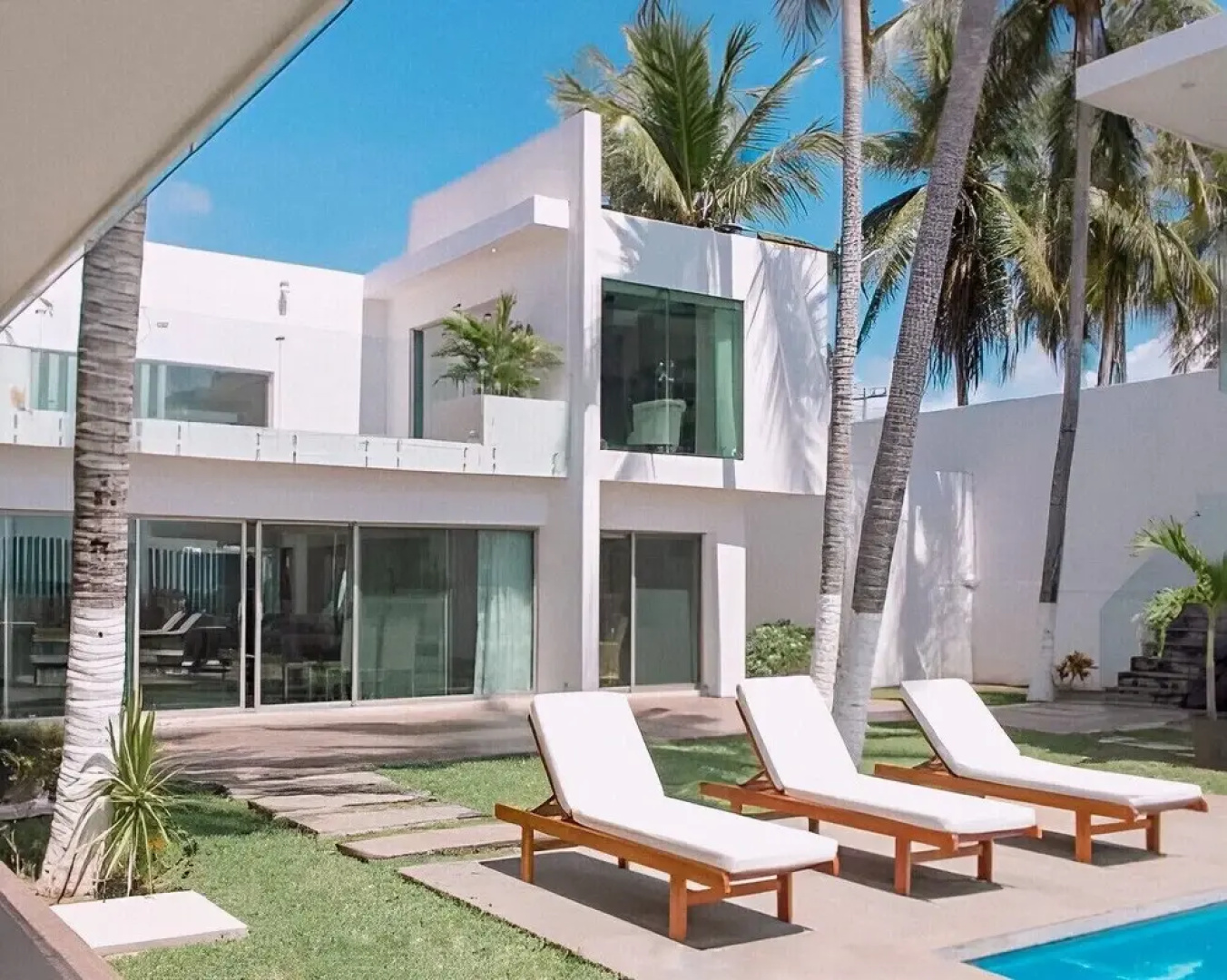 Luxury Palms