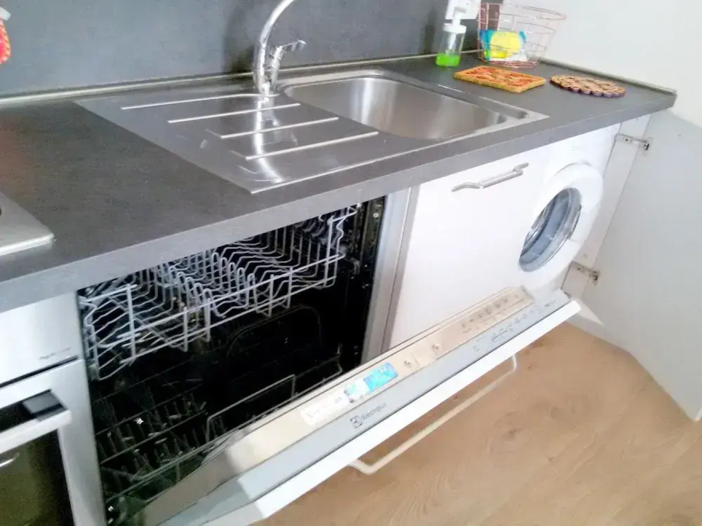 Renovated Apartment With Lake View, Swimming Pool, Wifi, in Val di Ledro