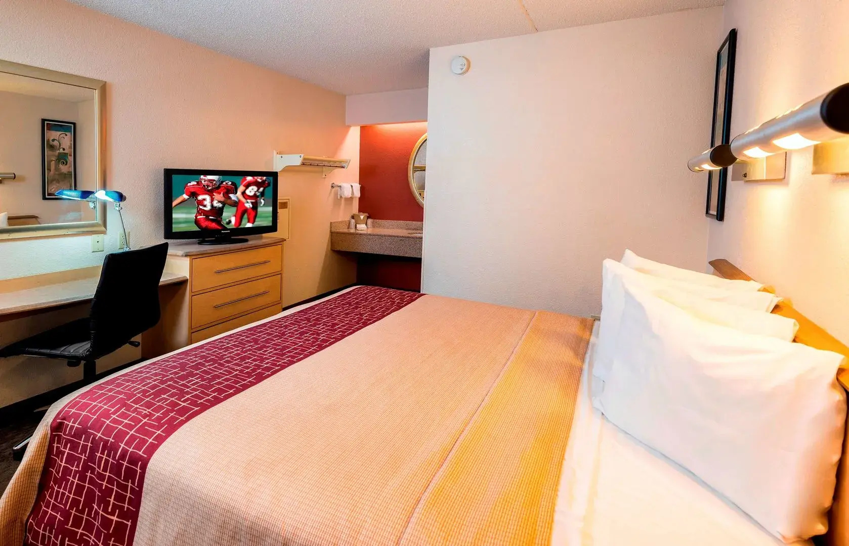 Red Roof Inn Dayton - Fairborn/ Nutter Center