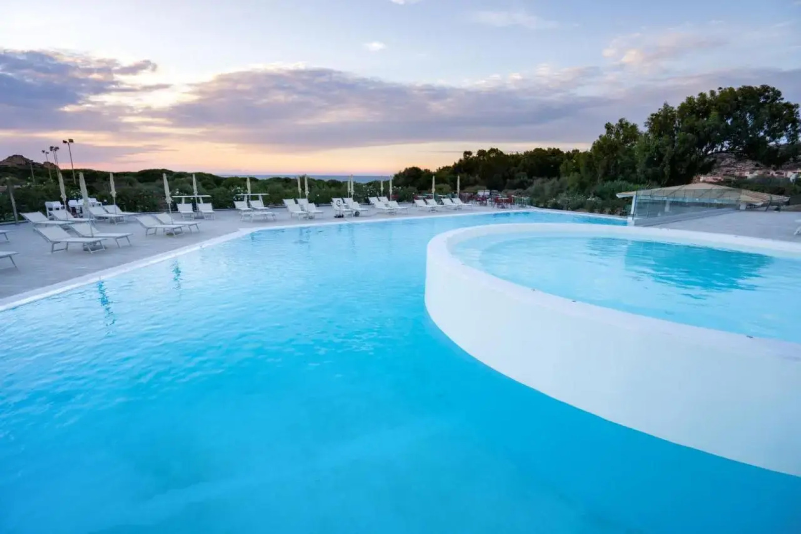 Отель Red Sun Village