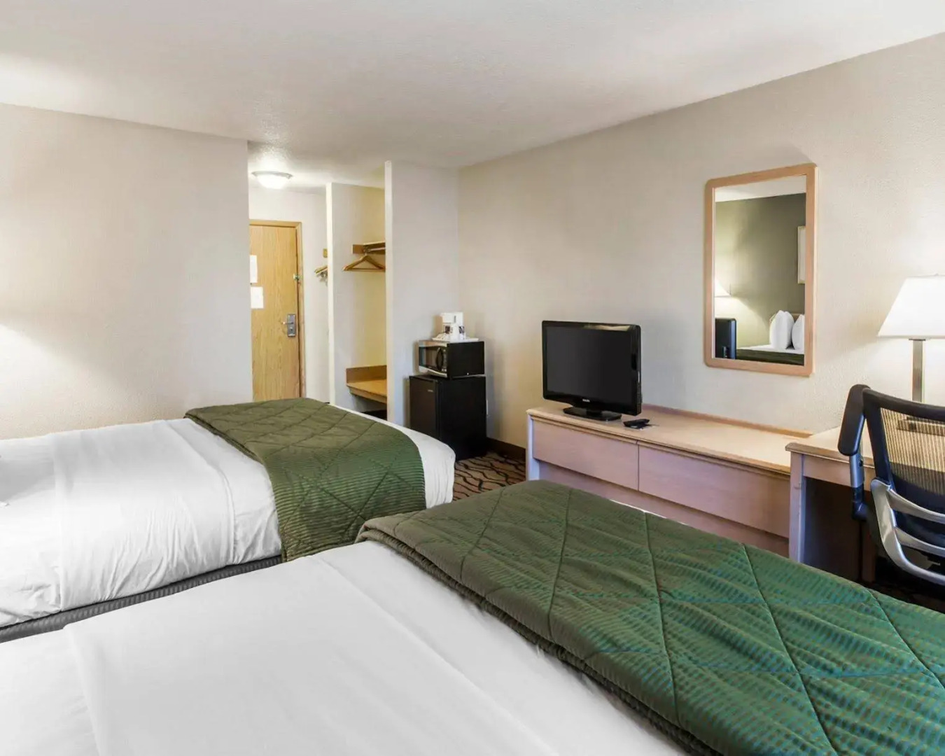 Quality Inn & Suites Vancouver North