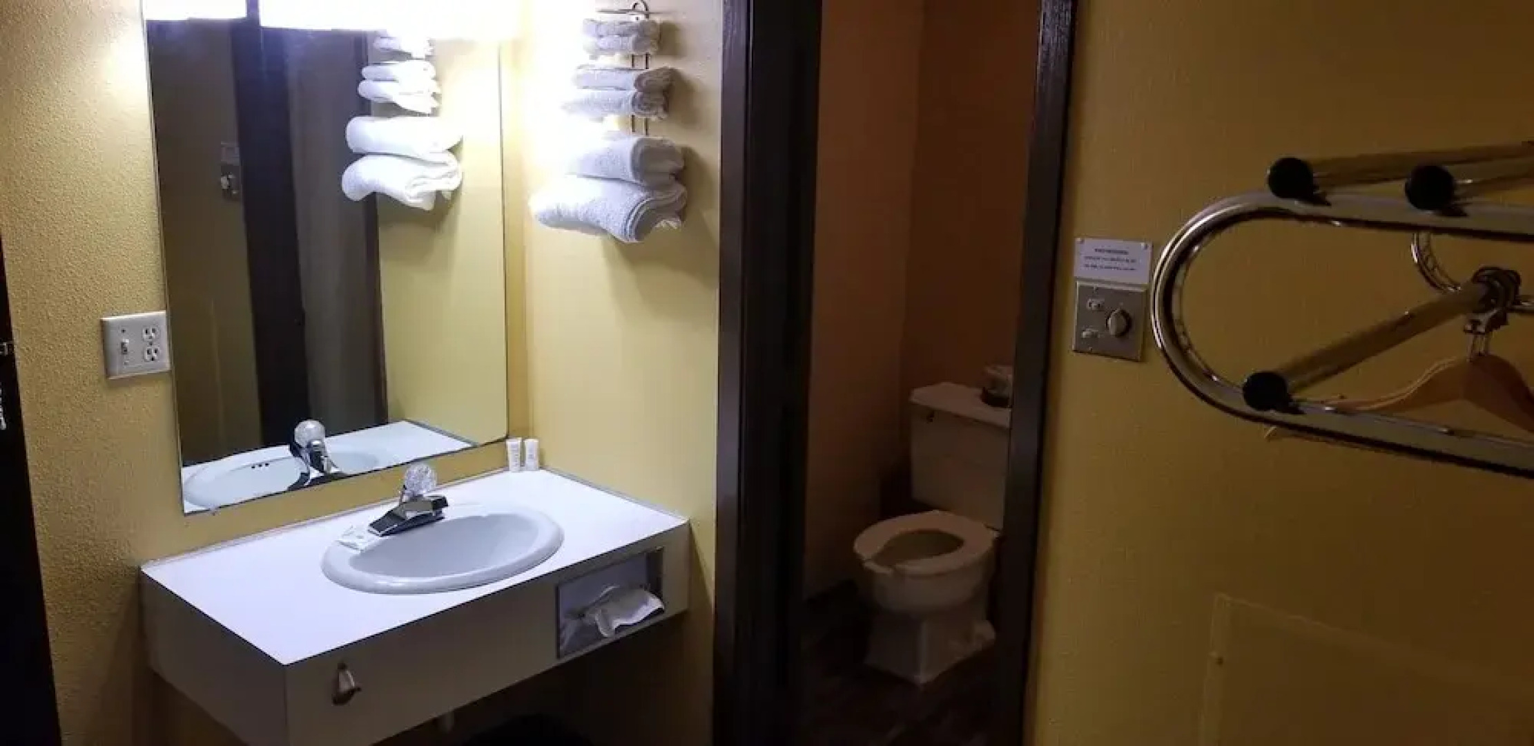 Alexander House Motel