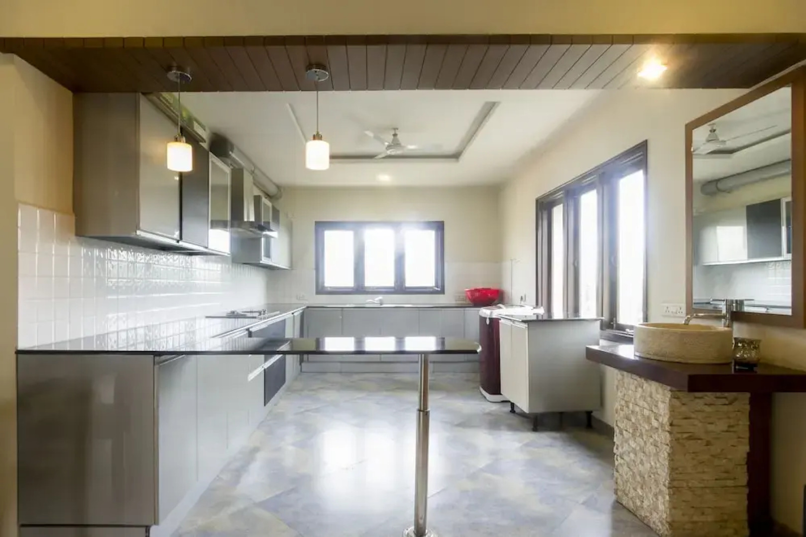 FabHotel Vibrant Jubilee Hills