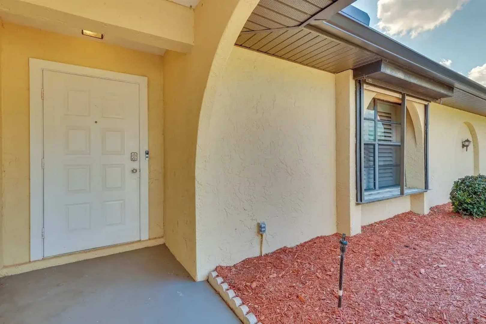 Saltwater Pool & Lanai: Lehigh Acres Escape!