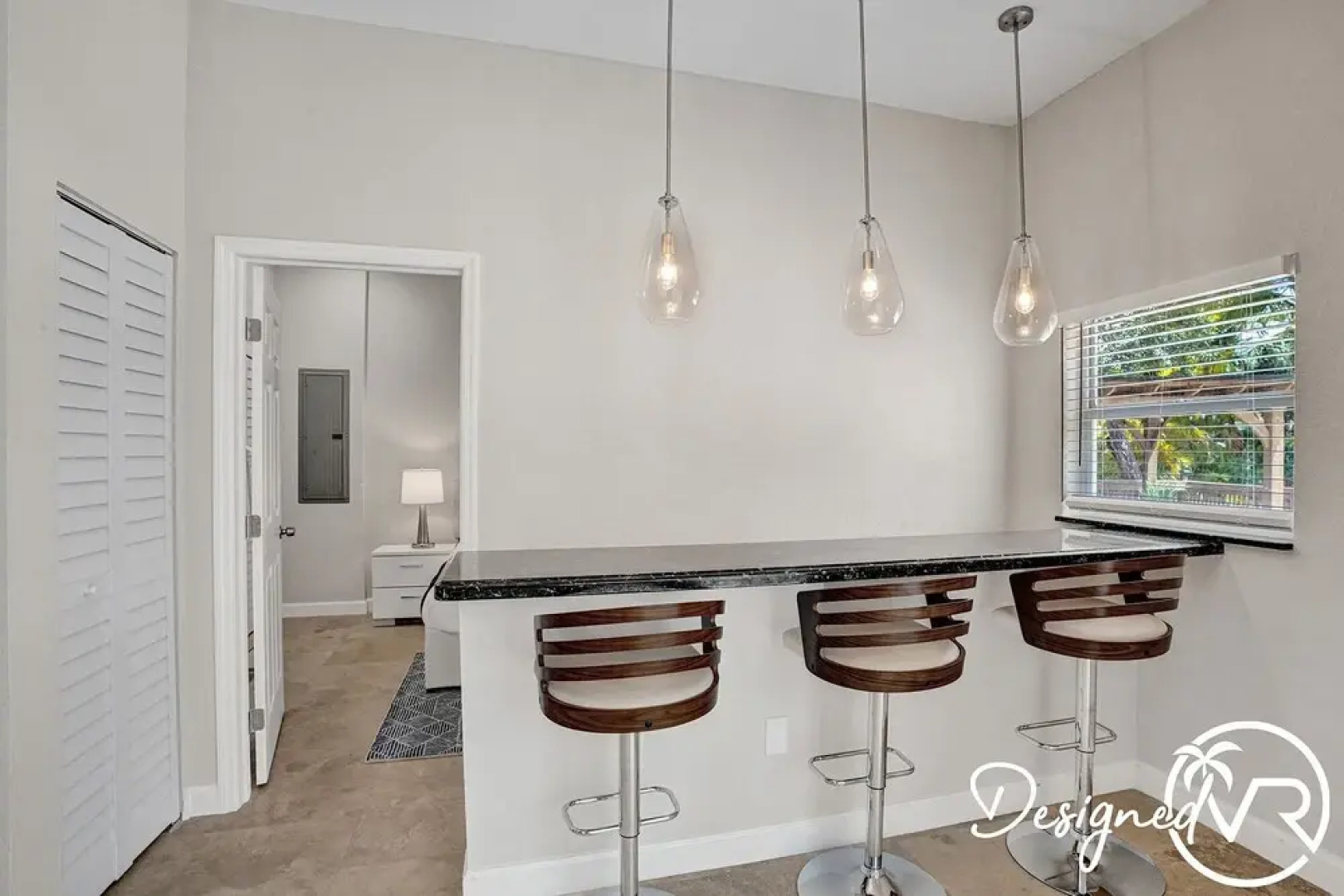 8 Br Villa with Pool & Basketball Court