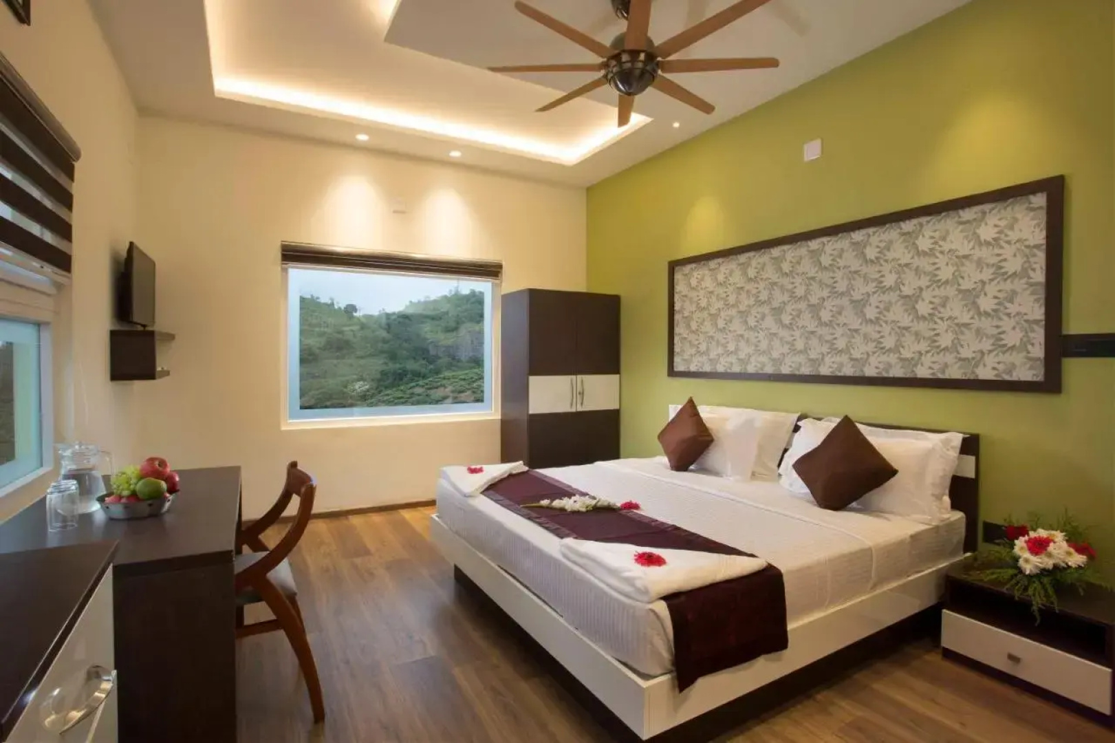 Foggy Knolls Resort