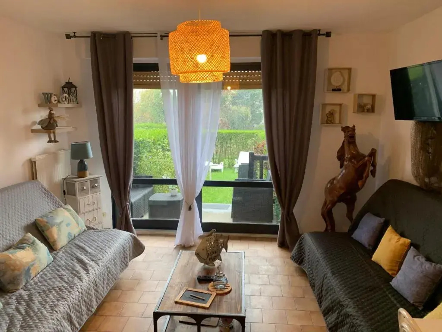 Studio avec rez-de-jardin bord de mer