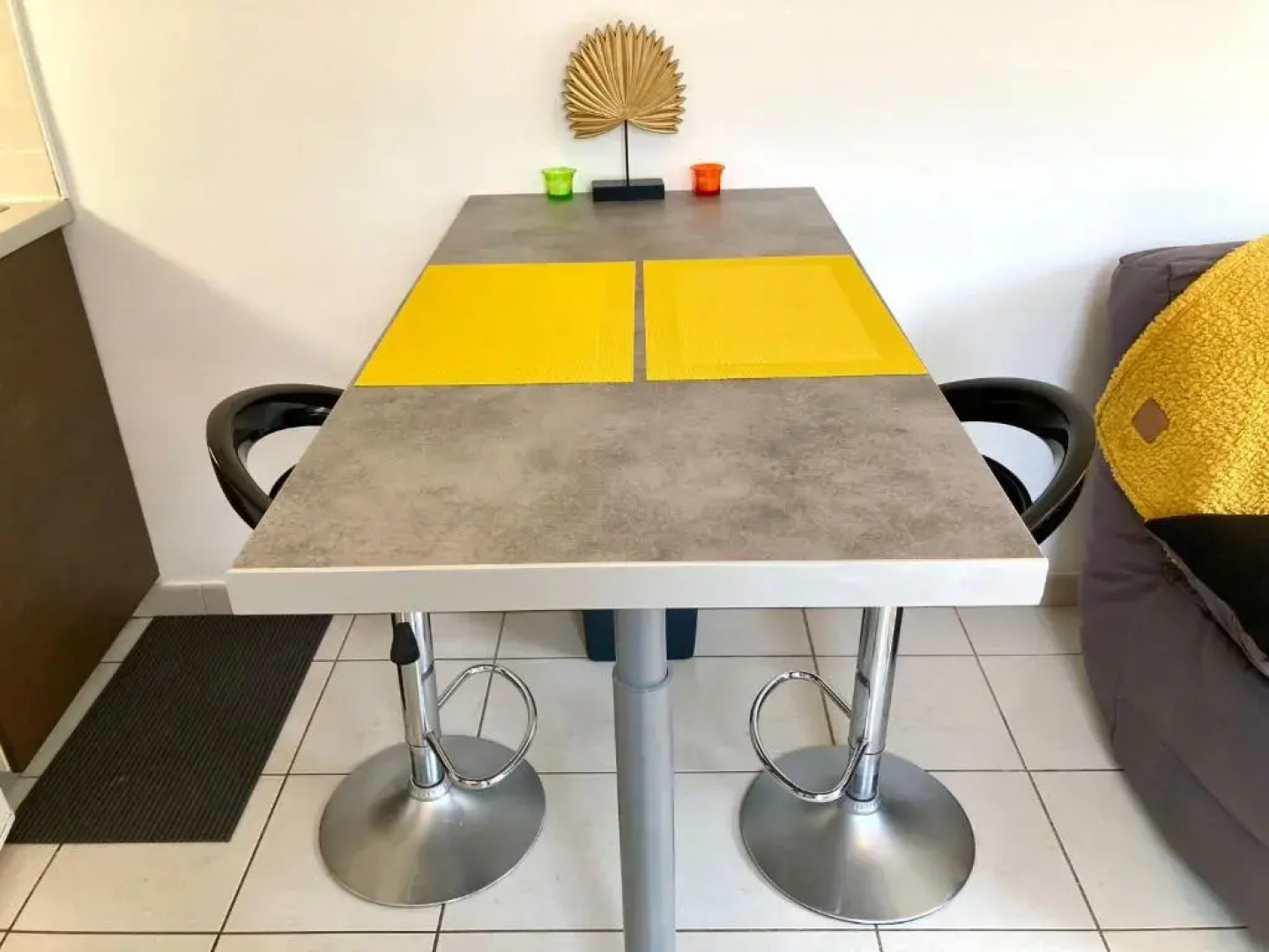 Studio 2 étoiles, wifi, proche commerces, A9, transports, plages