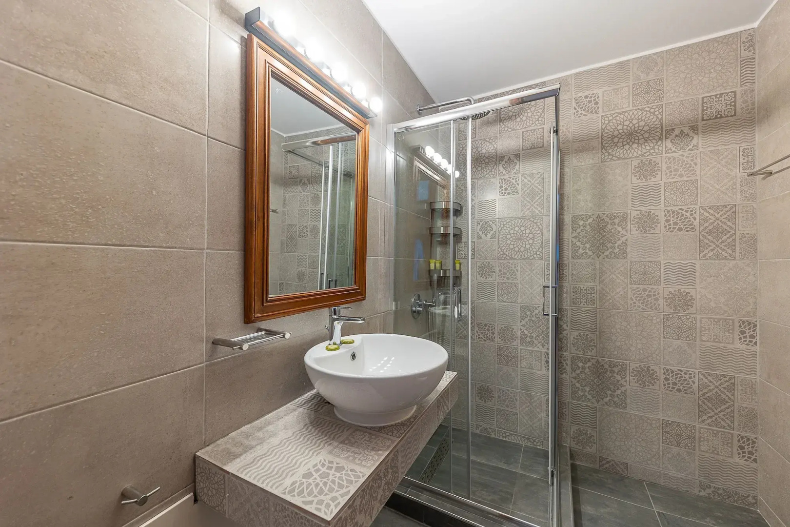 Golden View Beach Hotel