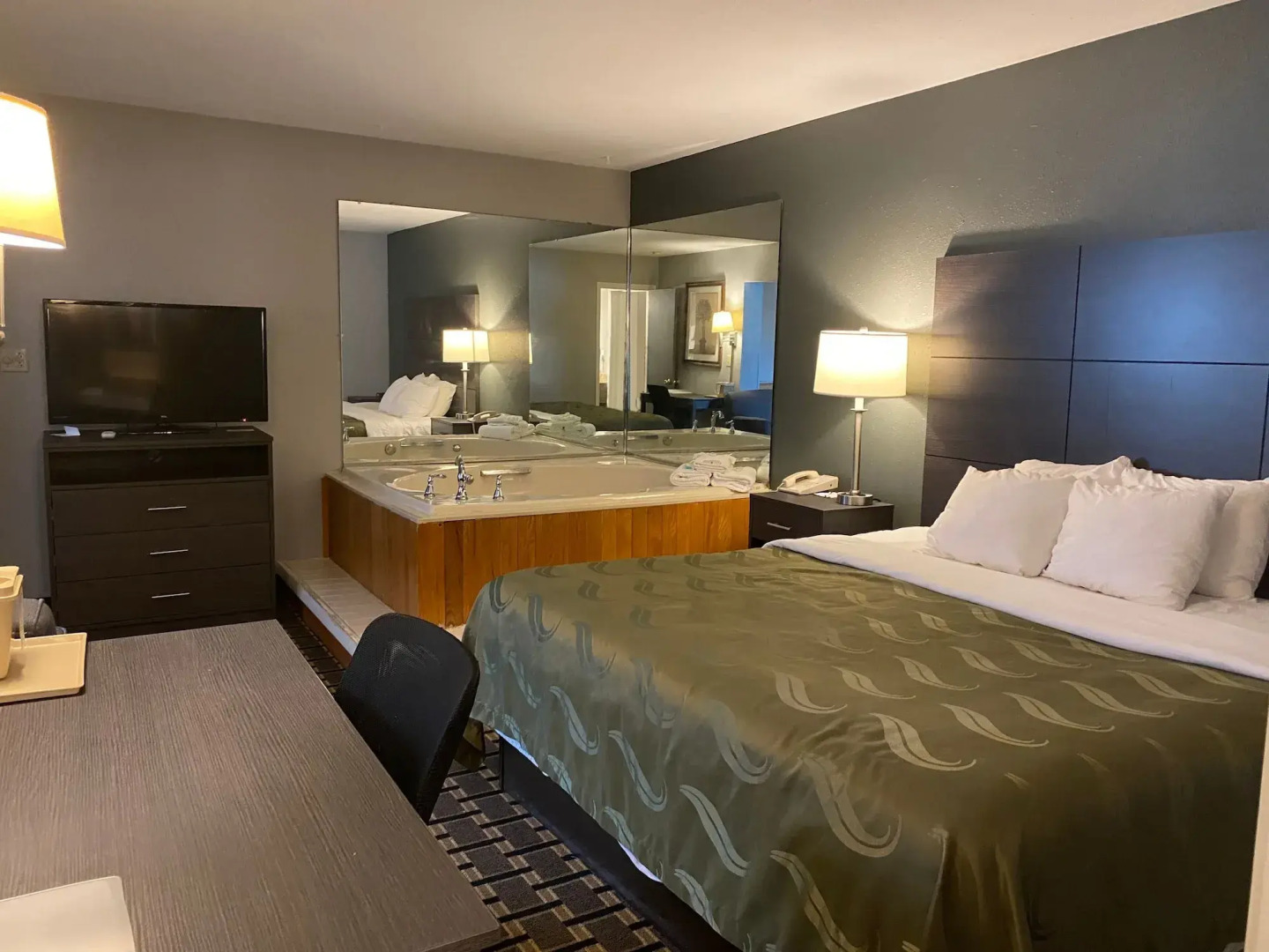 Quality Inn Mauston I-90