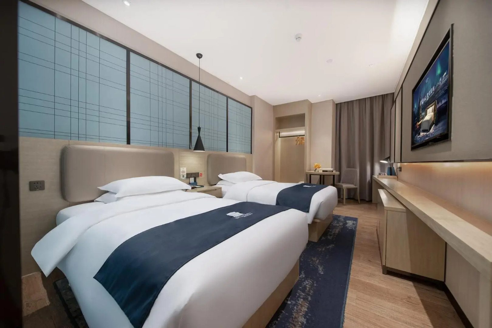 Echarm International Hotel Canton Tower Pazhou Convention and Exhibition Center Lujiang Metro Station Branch - Free Shuttle Bus to Canton Fair Complex During Canton Fair Period