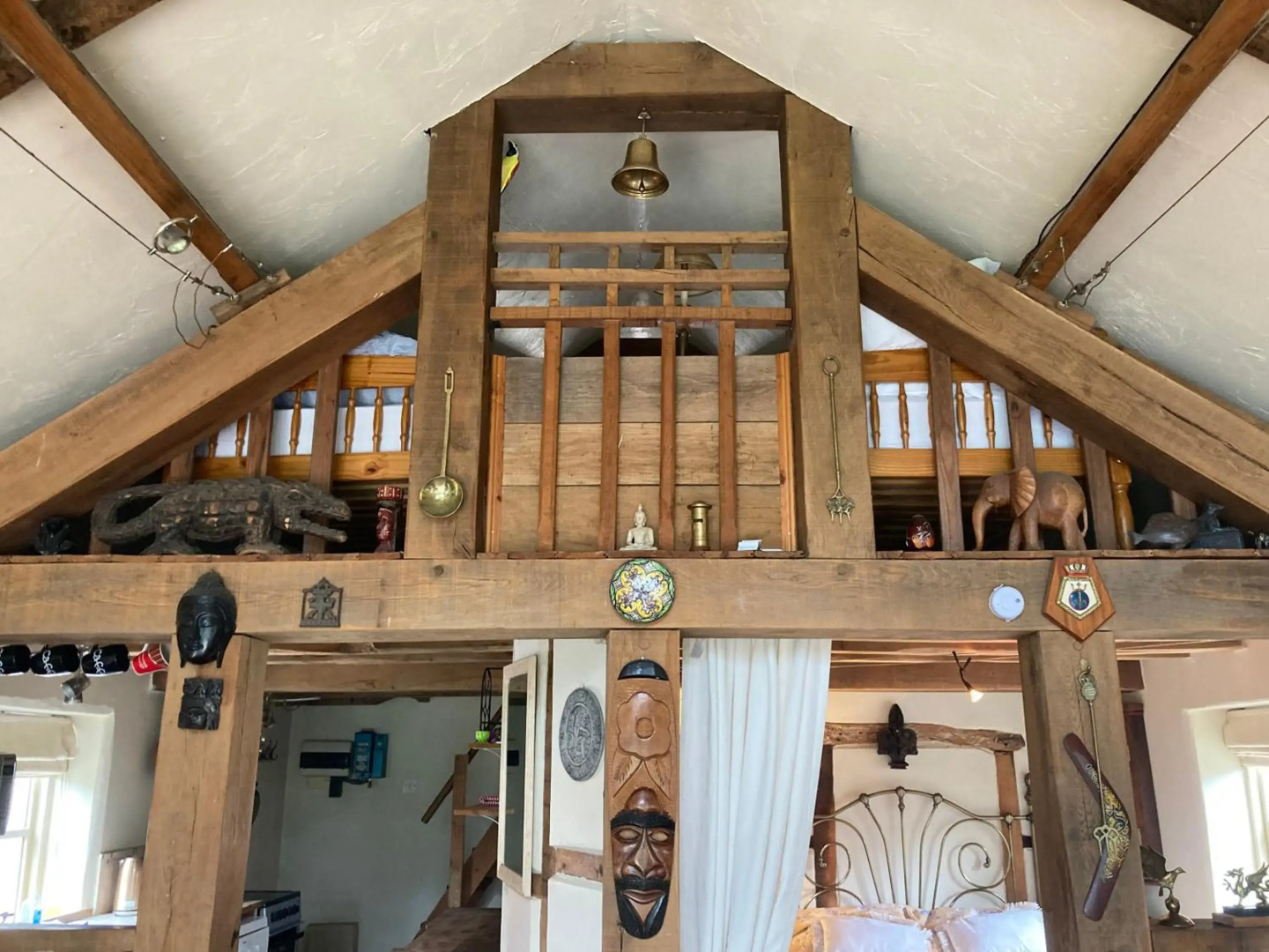 Little Pentre Barn with seasonal Swimming Pool