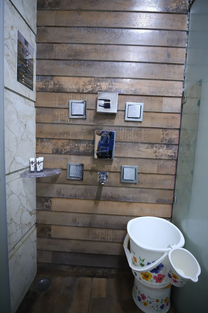 Visit Hotel & Restaurant