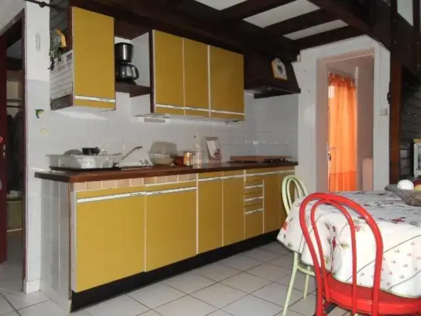 Villa 6 couchages 3 chambres terrasse ombragée parking dans résidence sécurisée piscine commune 400m de la mer LRJP93