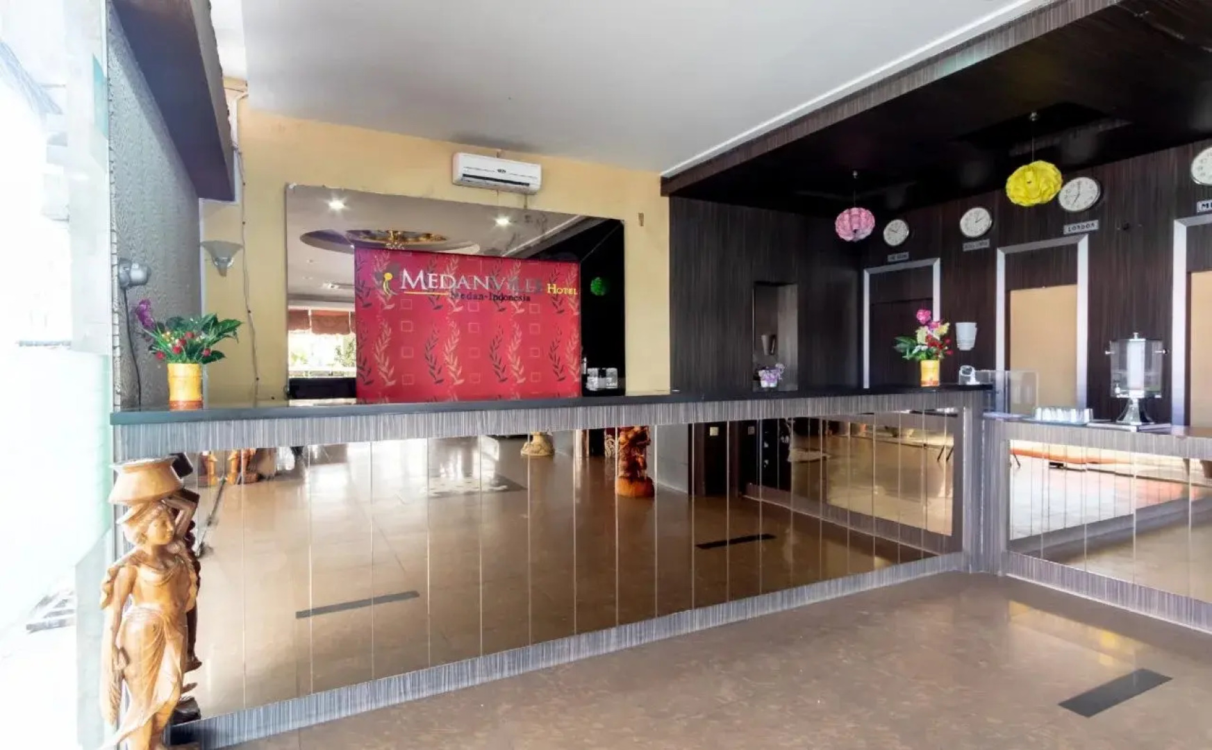 Capital O 2023 Medan Ville Hotel