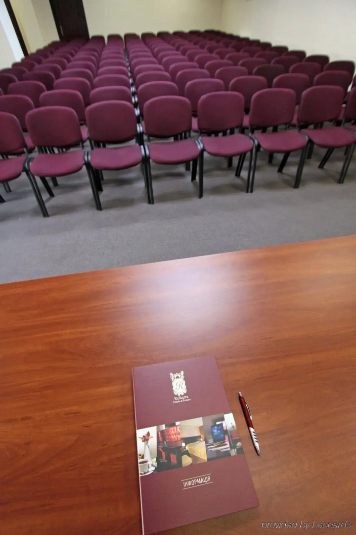 Optima Дворжец Львов