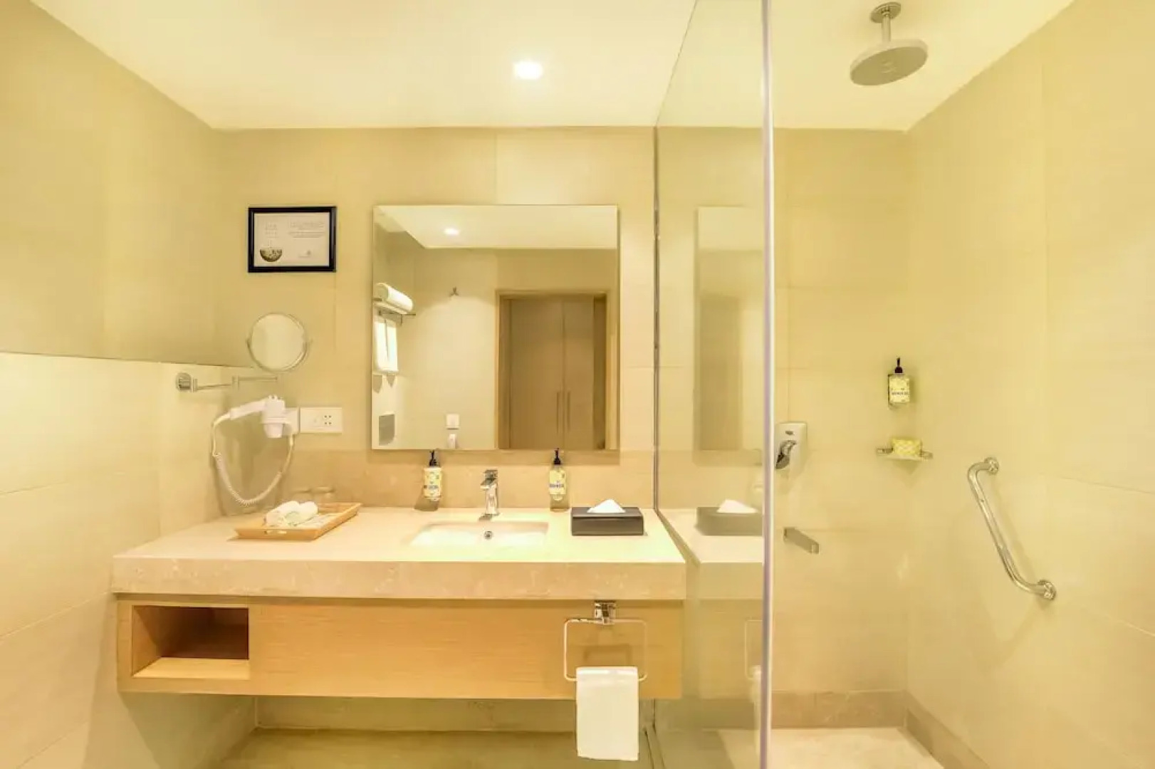 Lemon Tree Hotel Aligarh