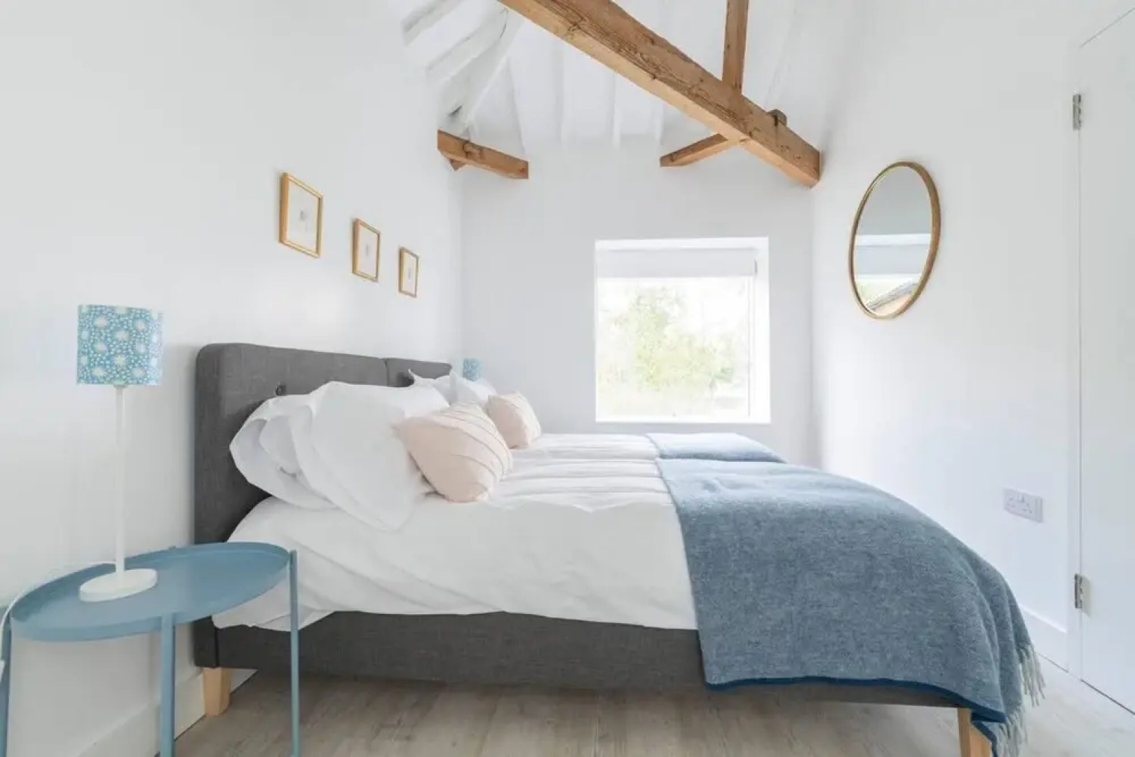 Simple Coastal Luxury Near Southwold Sleeps 10